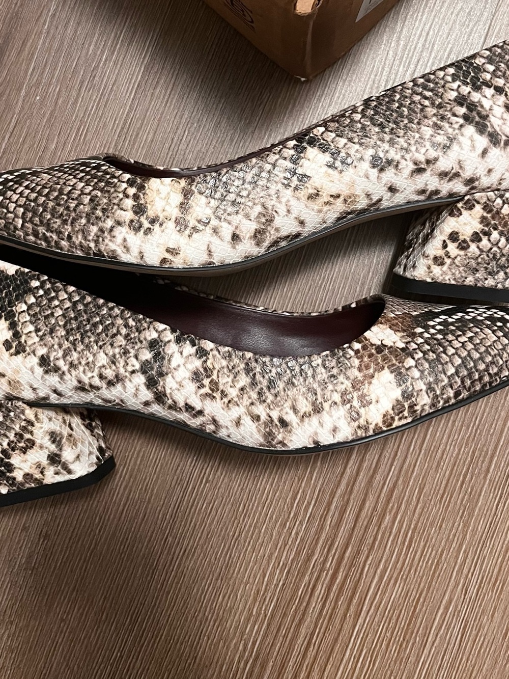 Franci Sarto Racer Pump Snake-Print